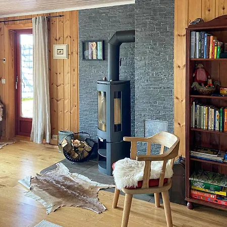 Stunning Home In Dolemo Dolemo