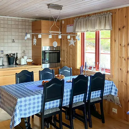 Stunning Home In Dolemo