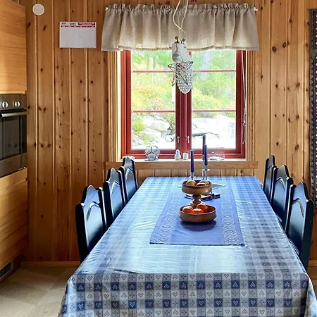Stunning Home In Dolemo